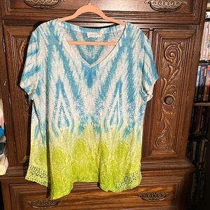 Time and Tru Blue and Green Short Sleeve Top